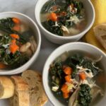 White bean soup with crunch bread